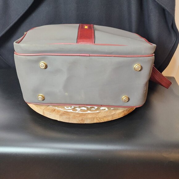 Vintage Holiday Travel Bag Gray & Red Faux Leather Adjustable Strap - Picture 9 of 16